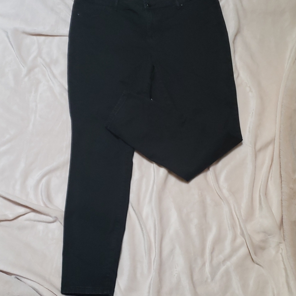 Jennifer Lopez Super Skinny 18 Black Jean